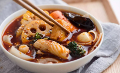 知名麻辣燙出現(xiàn)食品安全問題，如何保障吃的安全？